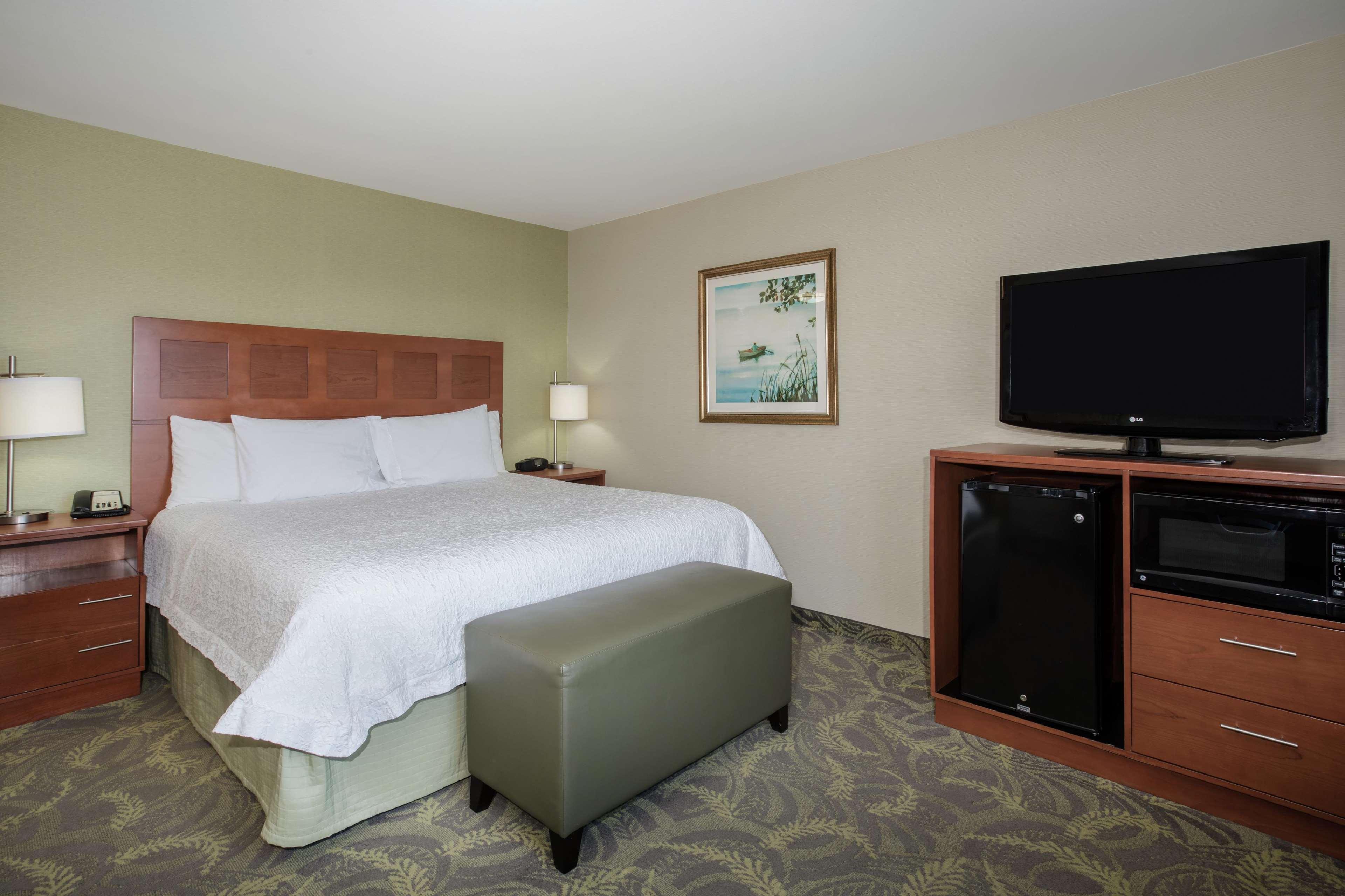 Hampton Inn & Suites Астория Экстерьер фото