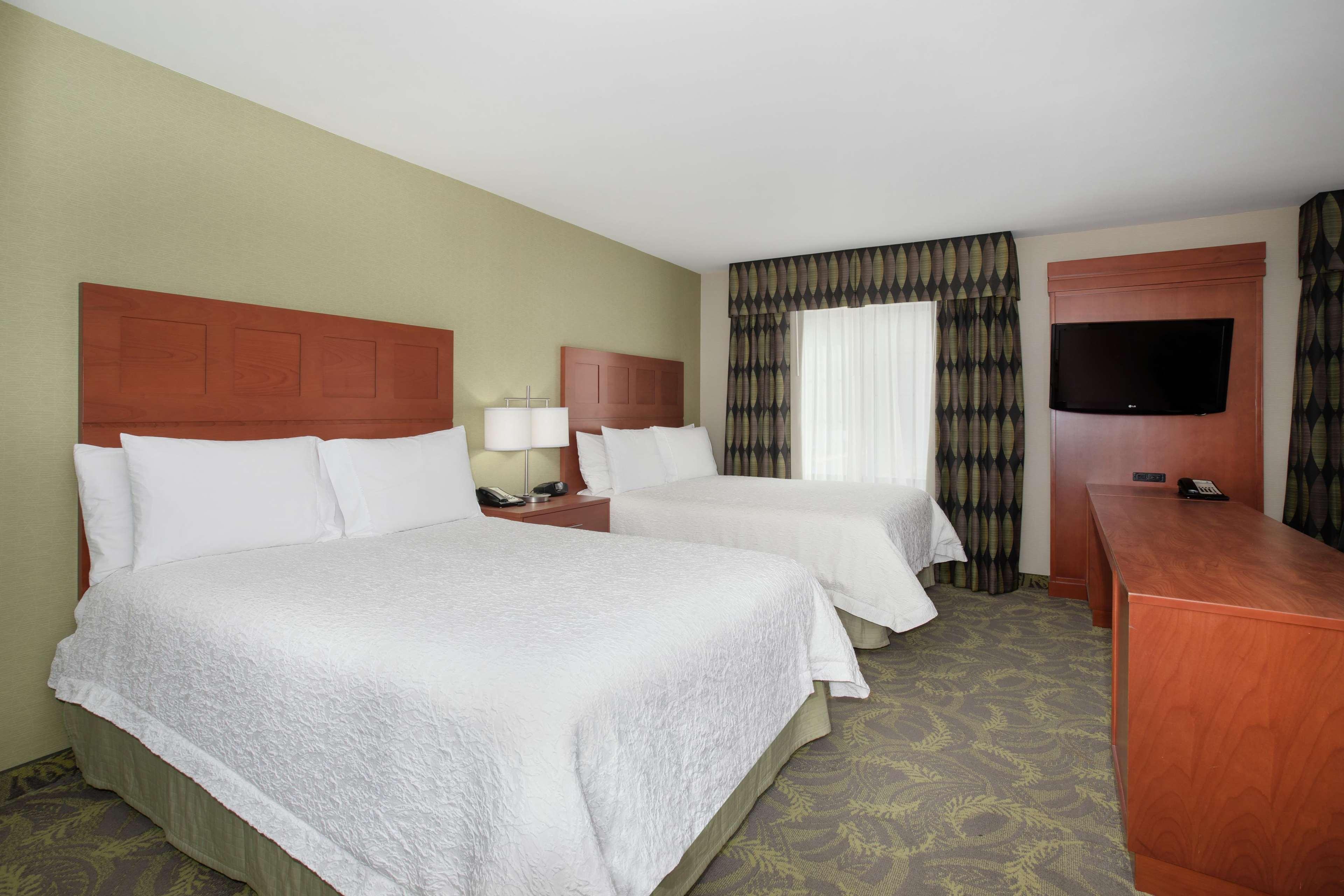 Hampton Inn & Suites Астория Экстерьер фото