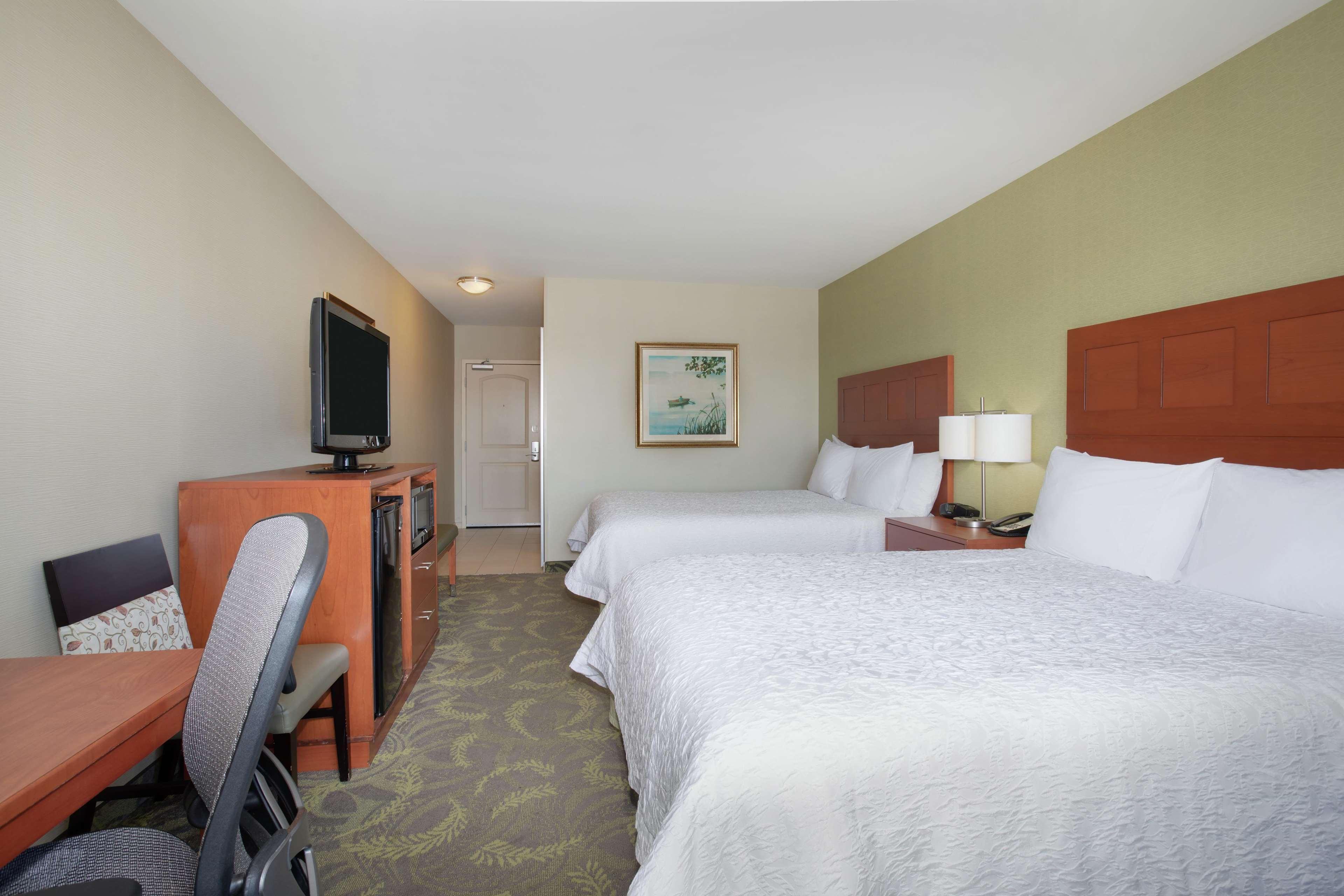 Hampton Inn & Suites Астория Экстерьер фото