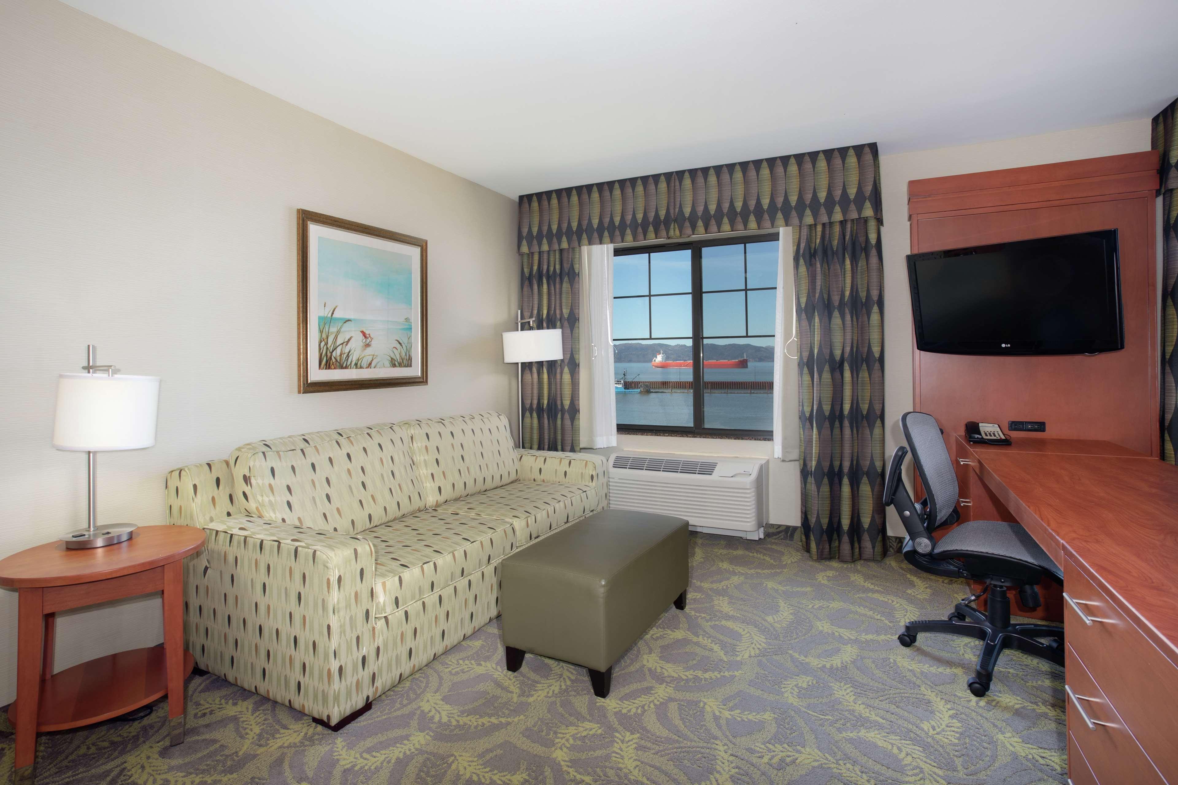Hampton Inn & Suites Астория Экстерьер фото