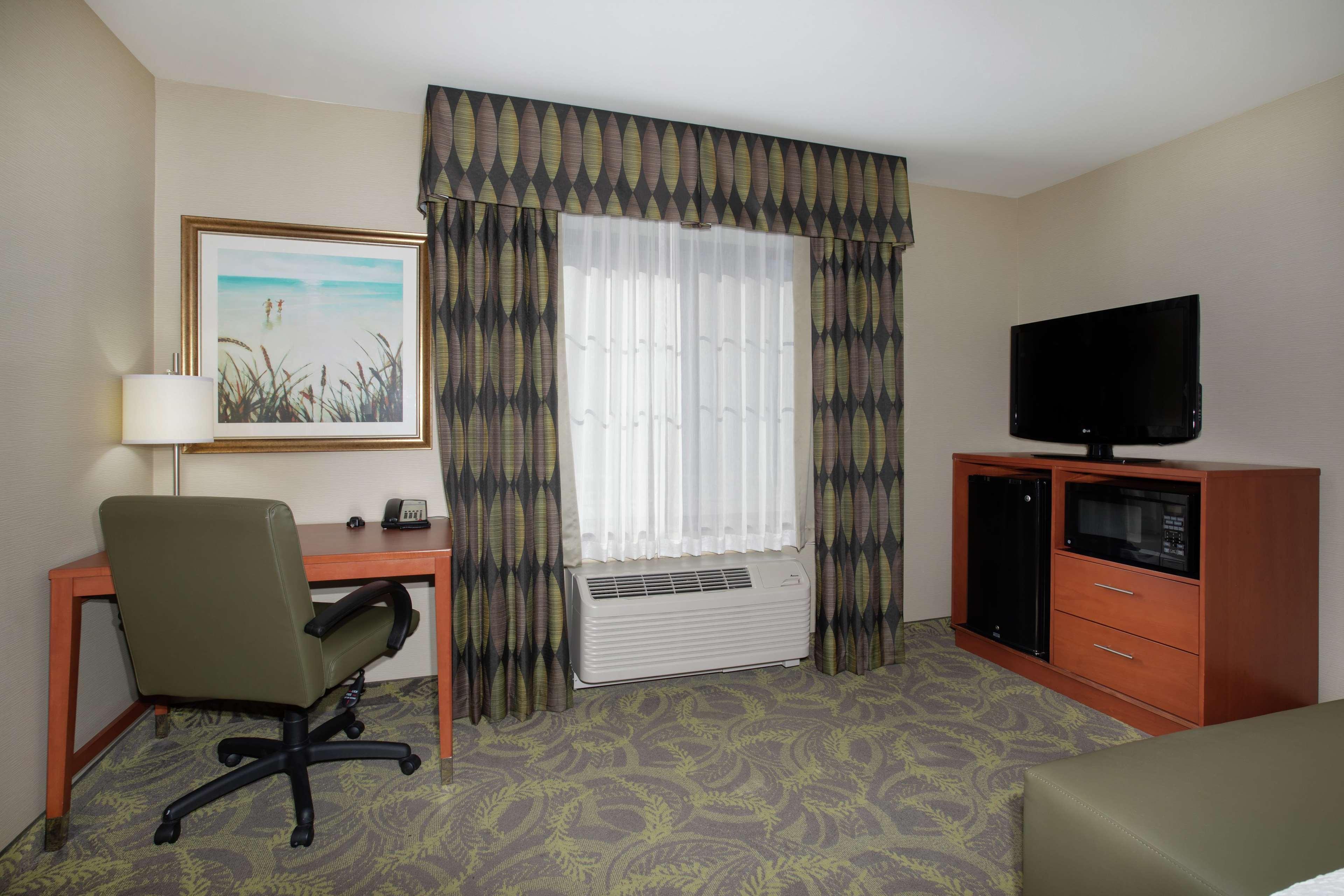 Hampton Inn & Suites Астория Экстерьер фото
