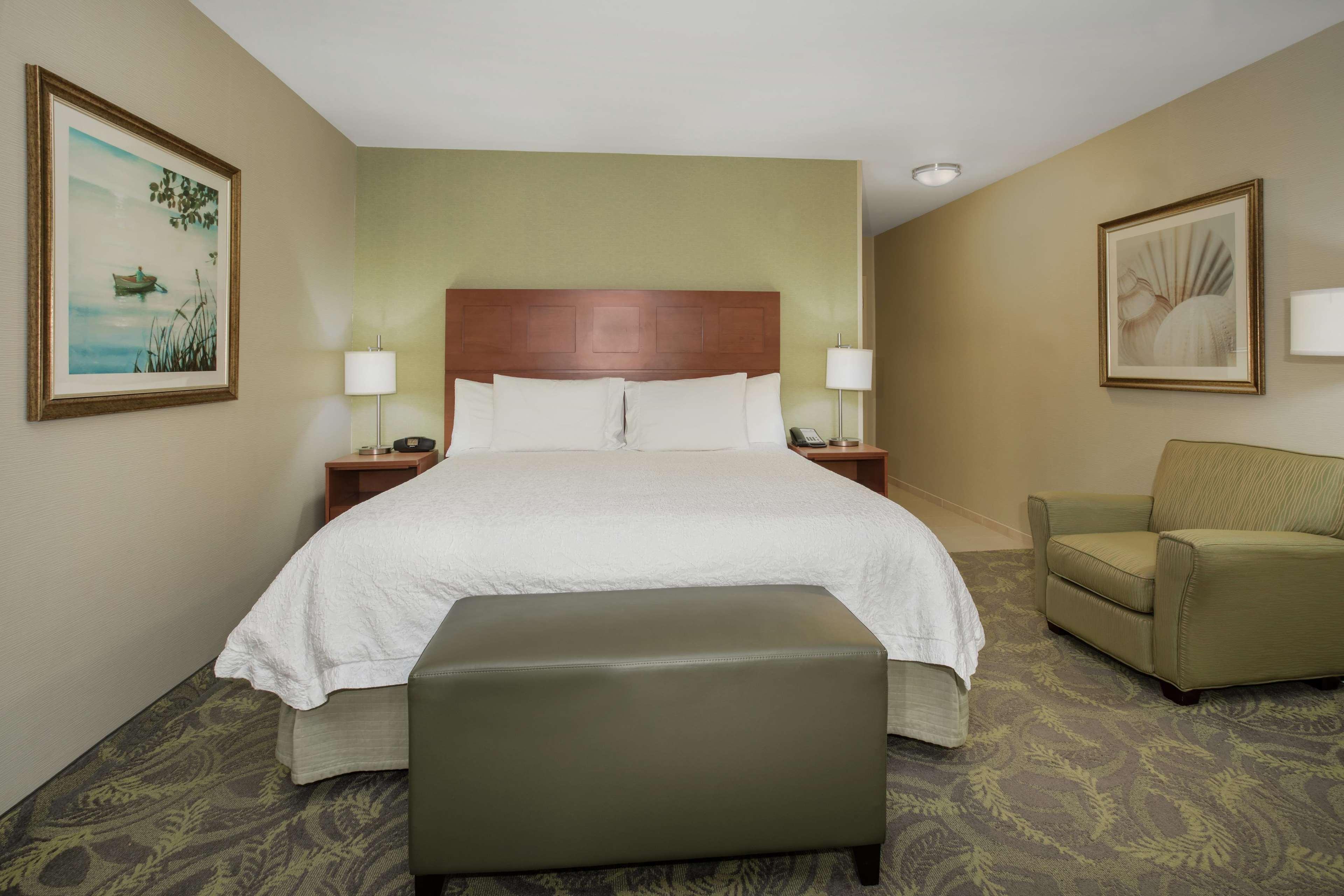 Hampton Inn & Suites Астория Экстерьер фото