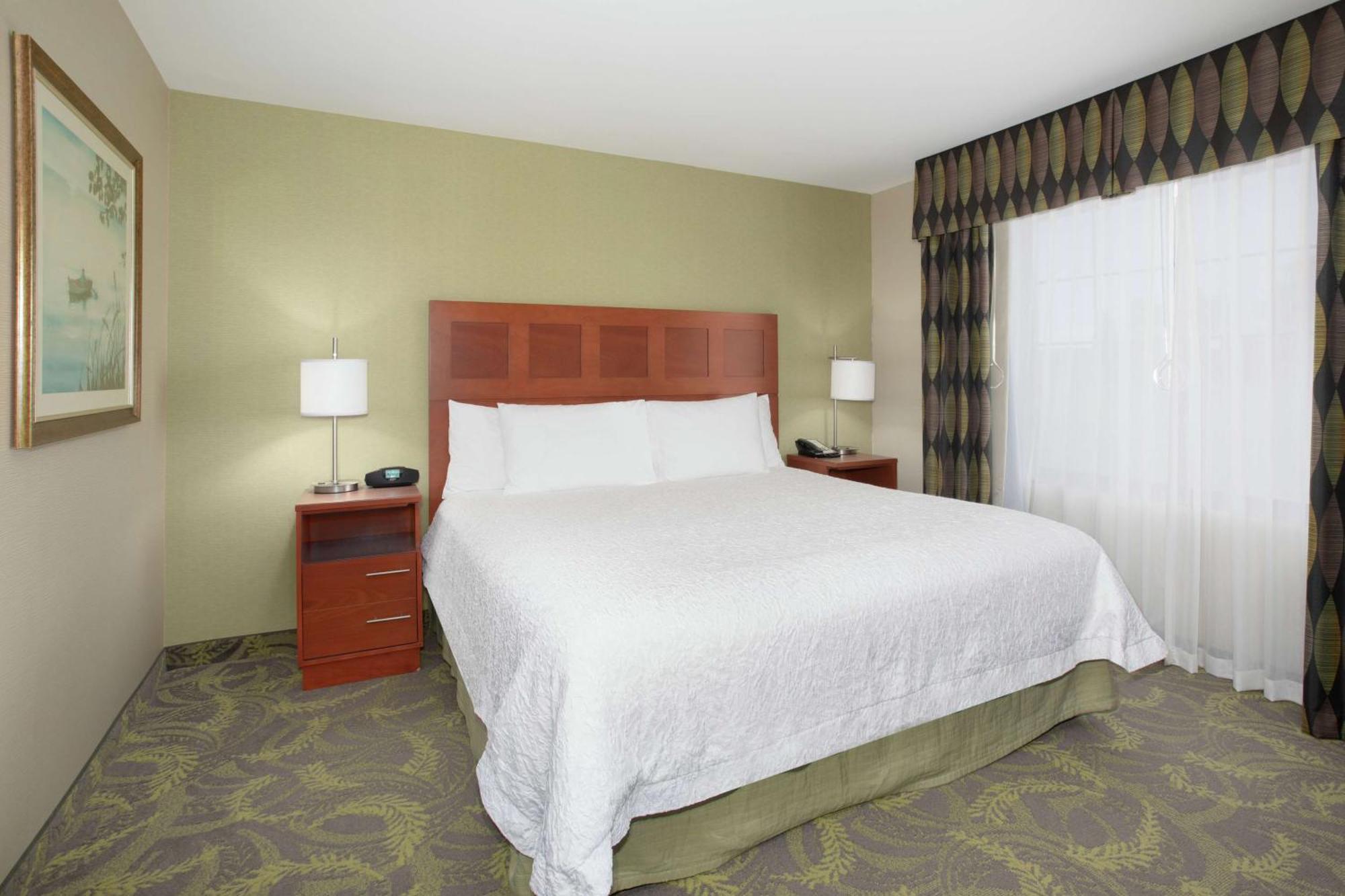 Hampton Inn & Suites Астория Экстерьер фото
