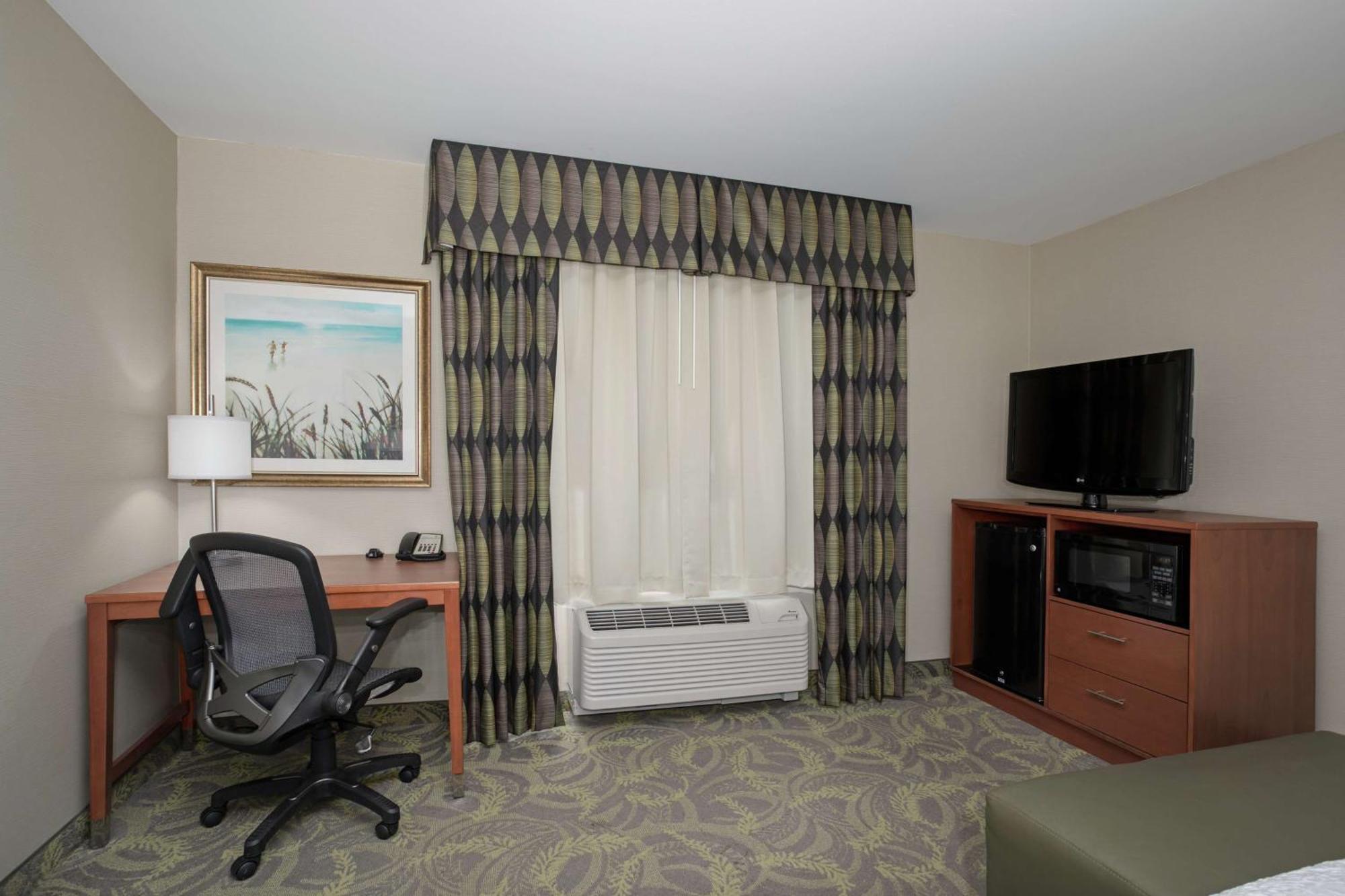 Hampton Inn & Suites Астория Экстерьер фото